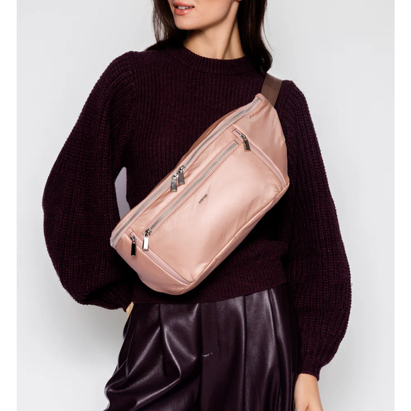 NEW CARAA FREE PEOPLE BLUSH LARGE CROSSBODY SLING BAG - Picture 1 of 7